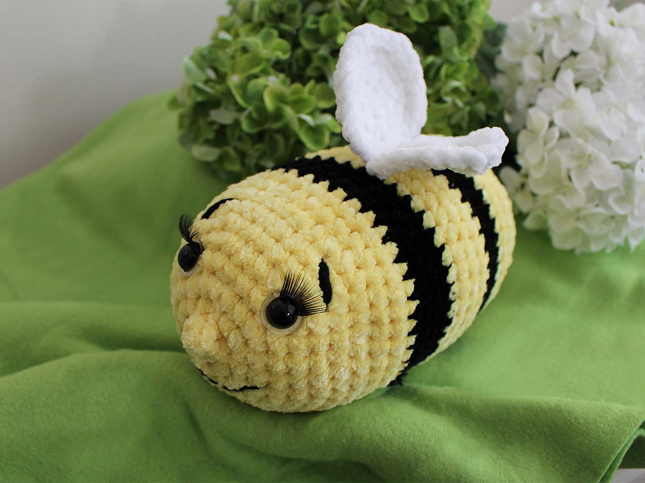 Chenille knitting yarn 100 g velvet - Lightbeige (1 Piece)