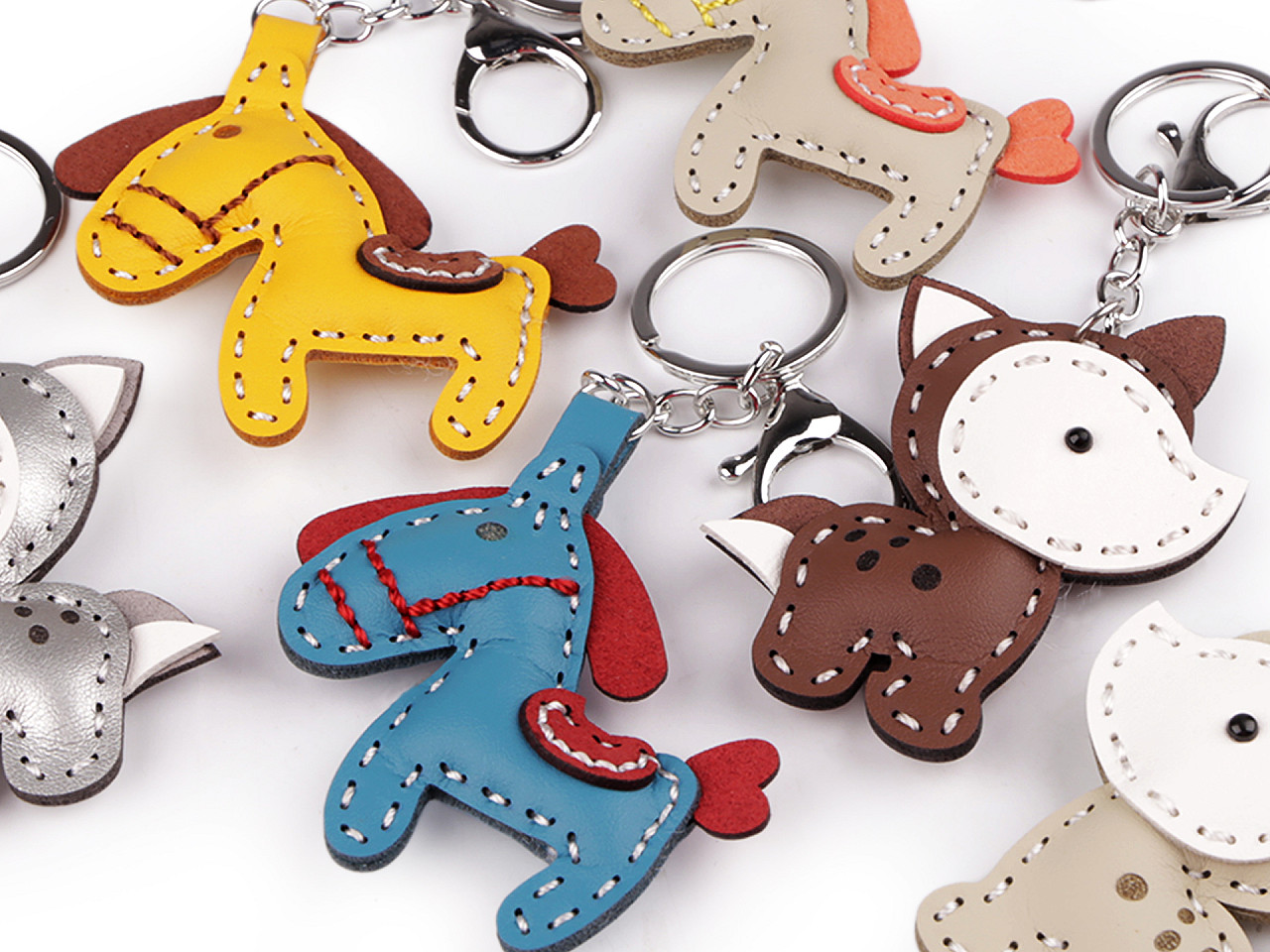 Backpack pendant / keychain - wolf, horse - Mustard (1 Piece)